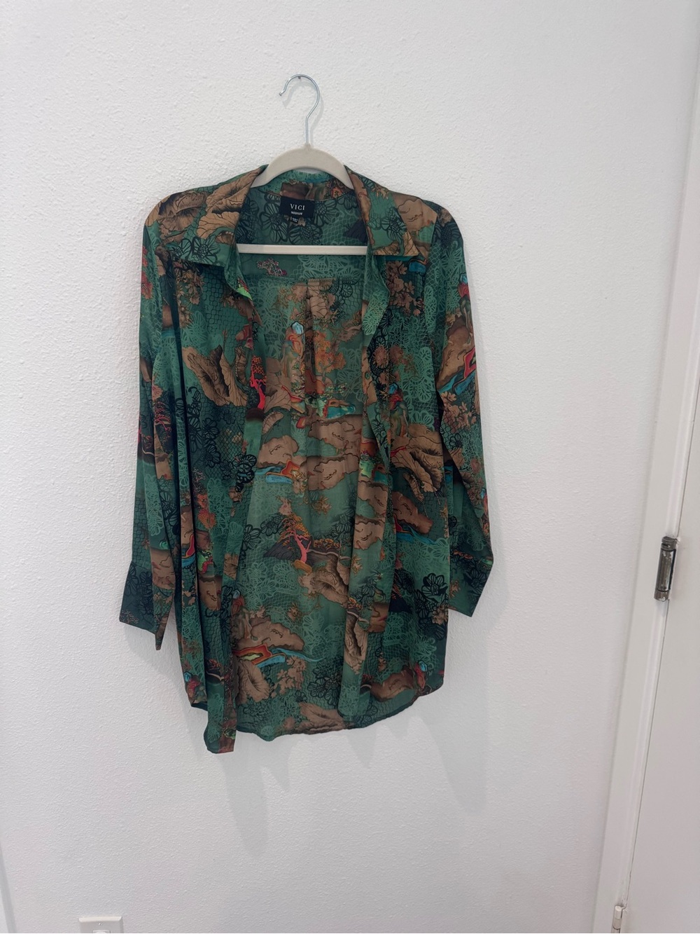VICI Green Floral-Print Button Front Top
